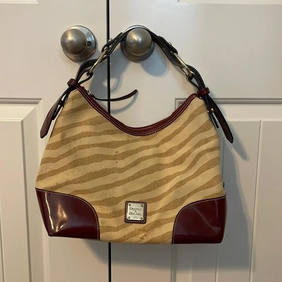 Dooney & Bourke Large Nikki Hobo bag. - Picture 1 of 16